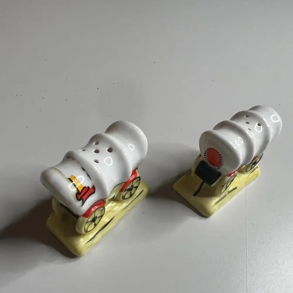 Vintage Yellow Covered Wagon Retro Western Salt &‎ Pepper Shaker Set Japan